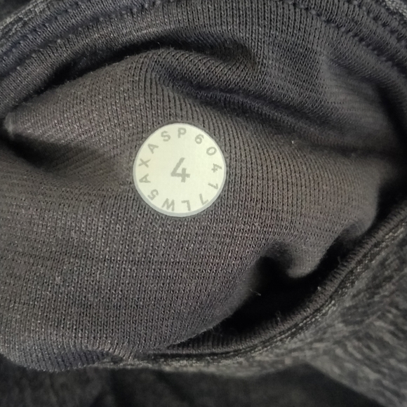 Lululemon Athletica Size 4 Gray Women's Leggings with Detail On Ankle Tied To It - Picture 9 of 9